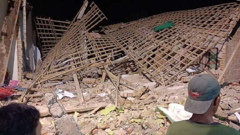 Sejumlah rumah alami rusak parah akibat ledakan petasan di Kasembon, Malang. (Foto: Istimewa)