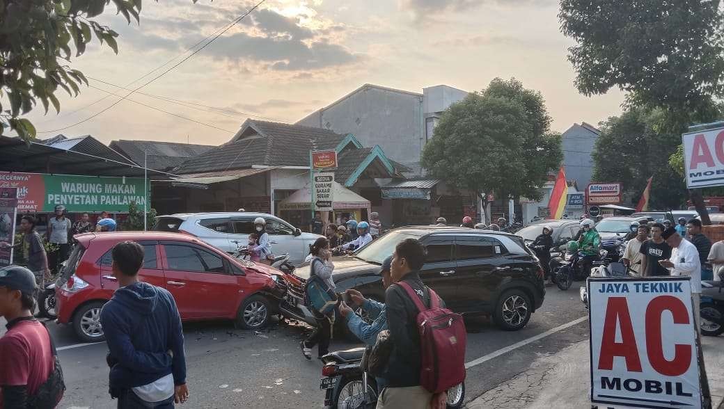 Kecelakaan beruntun di Jalan Pahlawan, Kabupaten Tuban (Foto: Dok Polres Tuban)