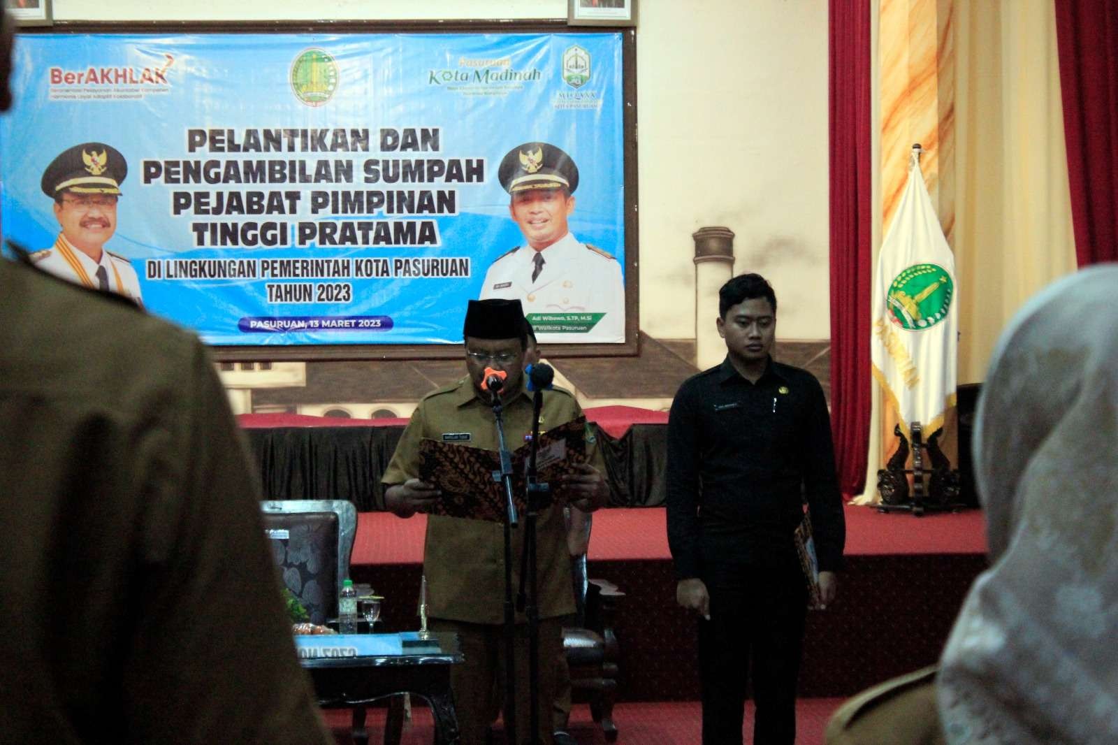 Walikota Pasuruan melantik sejumlah pejabat tinggi pratama. (Foto: Dok Kota Pasuruan)
