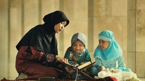 Mengaji Al-Quran dimulai sejak kecil menjadi pembentukan pribadi muslim. (Foto: dok/Ngopibareng.id)