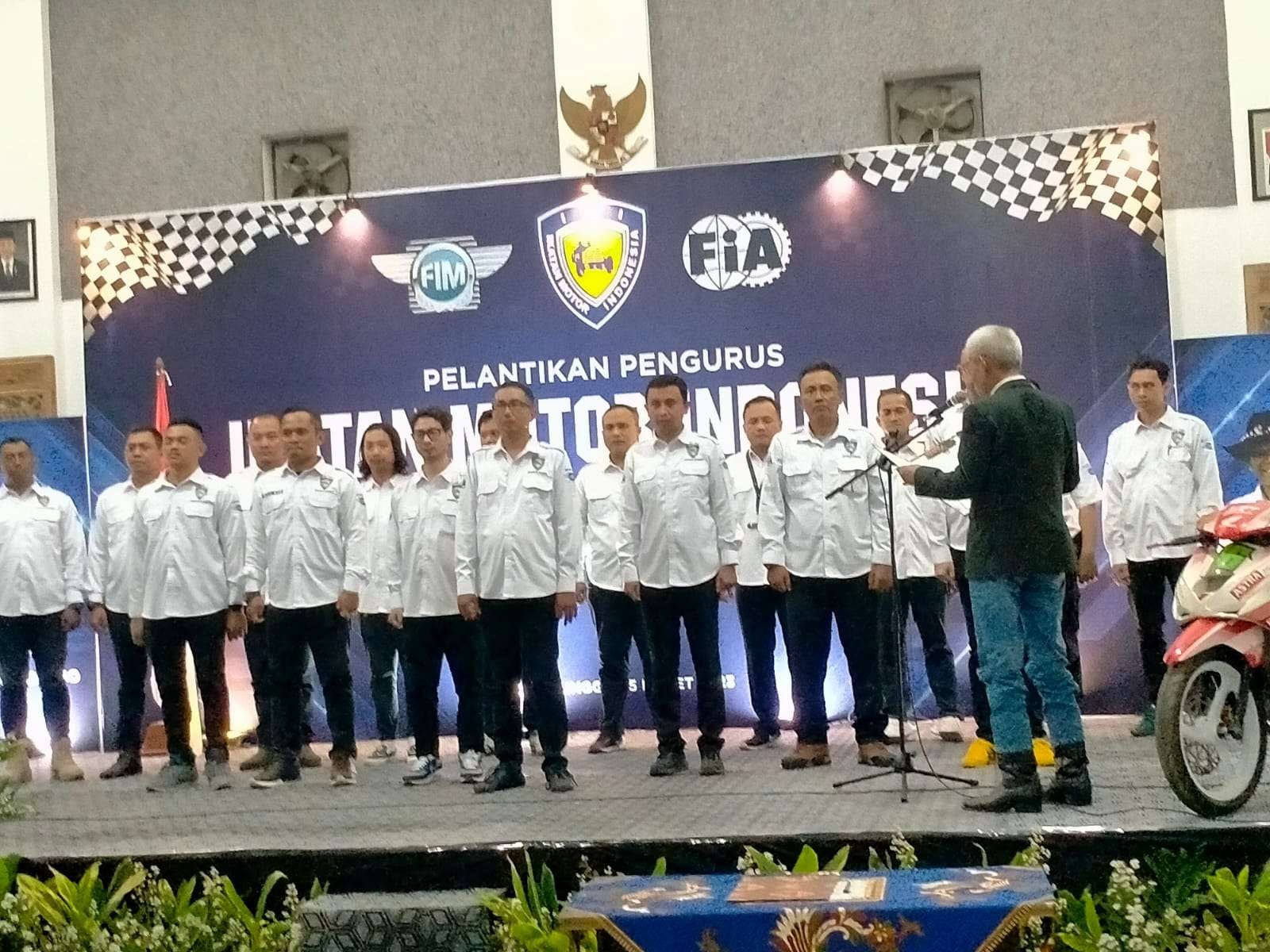 Pengurus Ikatan Motor Indonesia (IMI) Jawa Timur melantik IMI Cabang Probolinggo 2023-2025. (Foto: Ikhsan Mahmudi/Ngopibareng.id)