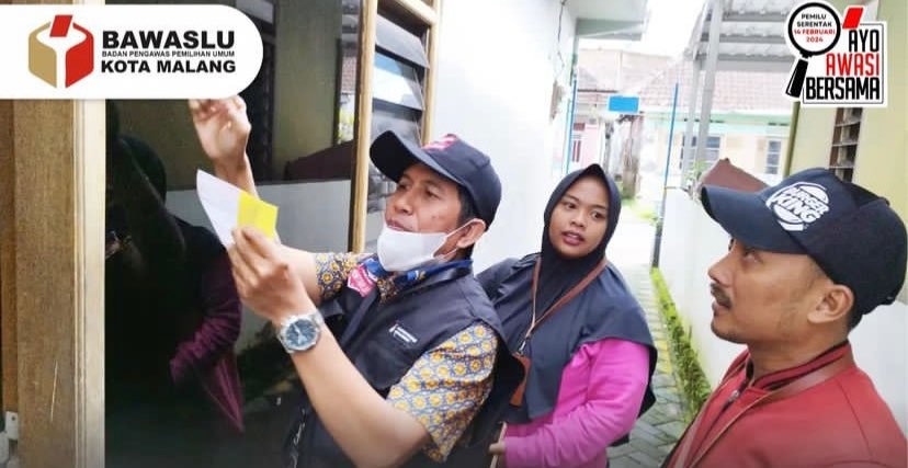 Proses pengawasan Penelitian dan Pencocokan oleh Bawaslu Kota Malang (Foto: Instagram/@Bawaslukotamalang)