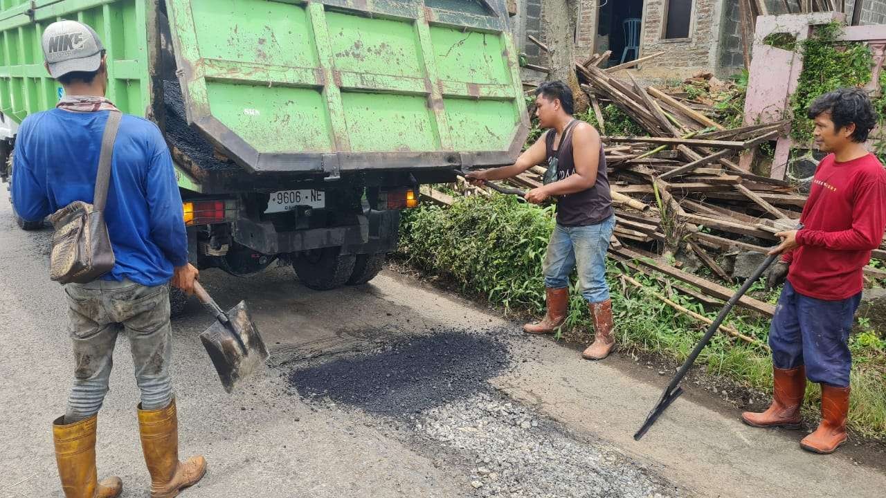 Warga Jawa Tengah lapor kondisi jalan rusak di aplikasi Jalan Cantik langsung direspons cepat. (Foto: Pemprov Jateng)