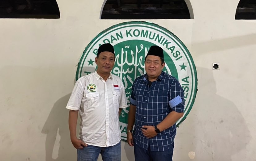 Sekretaris DMI Surabaya, Agus Prasetio  bersama Wakil Ketua BKPRMI Surabaya, Fendi Kurniawan (Foto: Andhi Dwi/Ngopibareng.id)