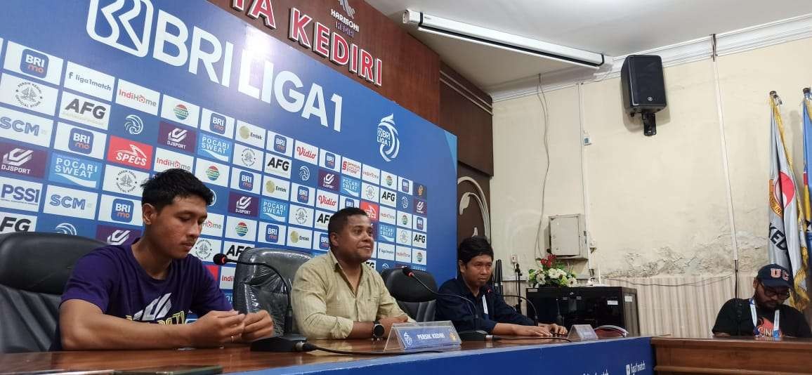 Pelatih Persik Kediri Divaldo Alves menyebut kemenangan atas Persebaya hadiah untuk Persikmania. (Foto: Fendi Lesmana/Ngopibareng.id)