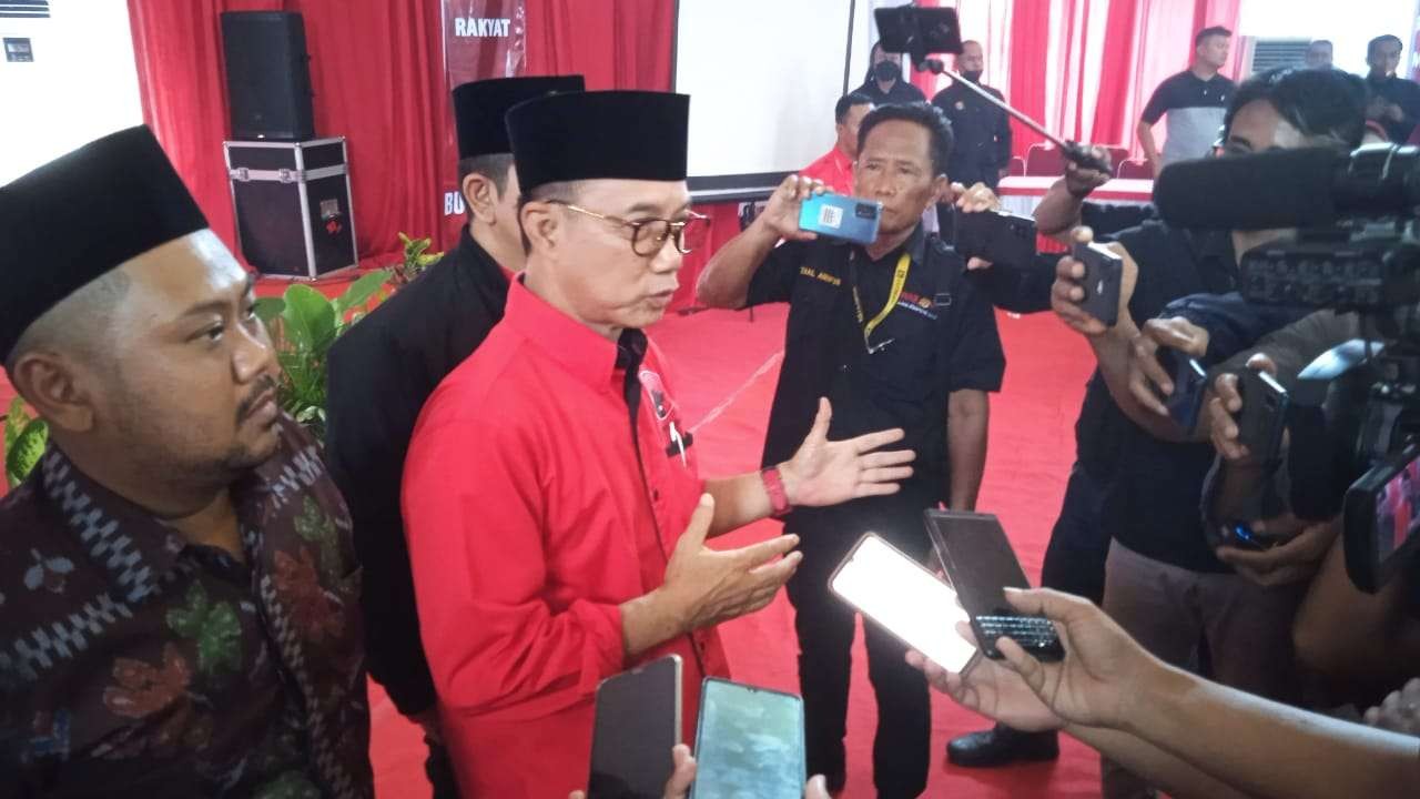 Pelaksana Harian (Plh) Ketua DPD PDI Perjuangan Jawa Timur, Budi Sulistiyono saat. (Foto: Imron Rosidi/Ngopibareng.id)