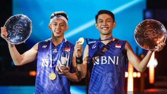 Ganda putra Indonesia, Fajar Alfian/Muhammad Rian Ardianto menjuarai All England 2023. (Foto: Twitter @BadmintonTalk)