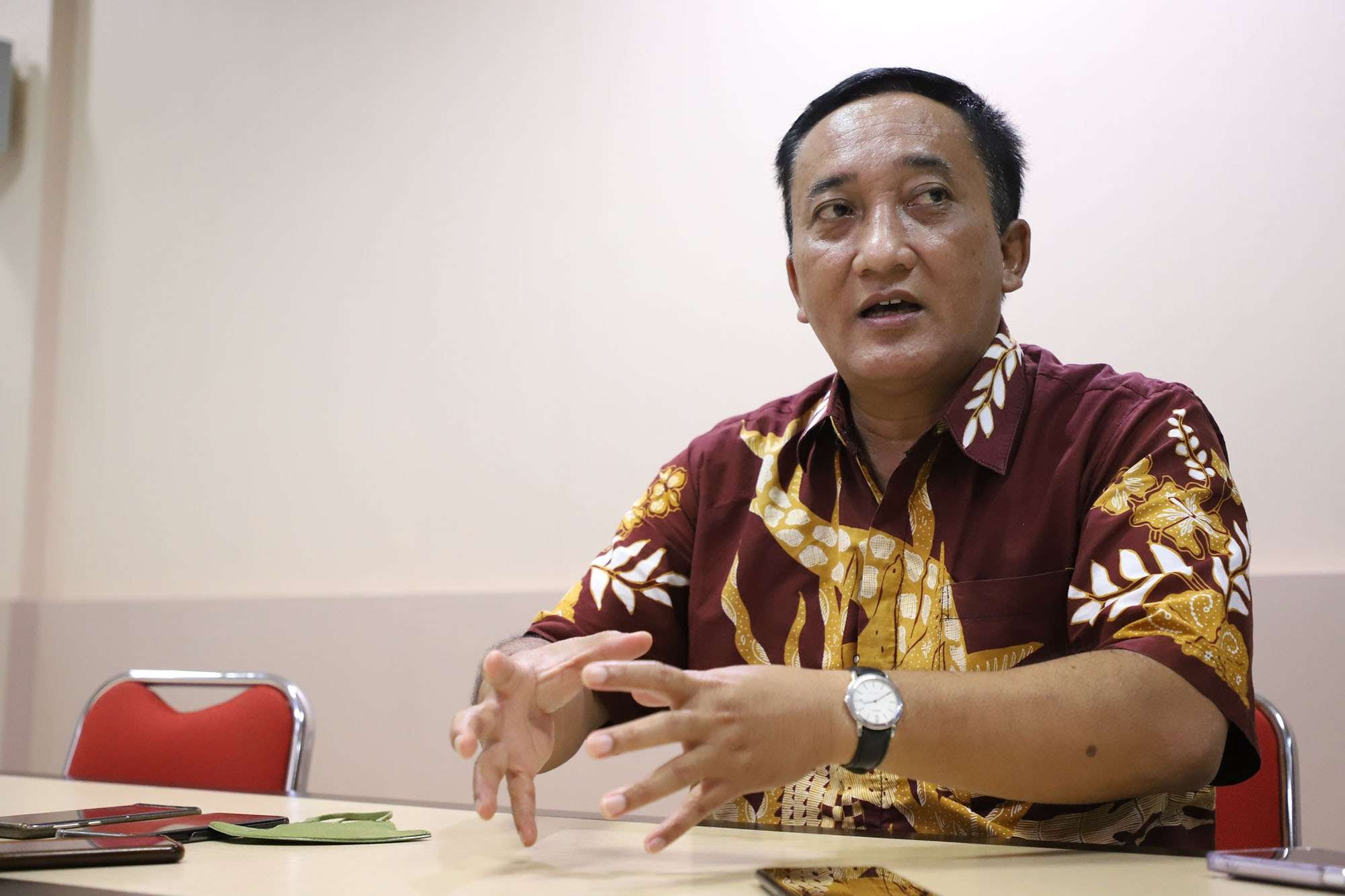 Kepala DLH Surabaya, Agus Hebi Djuniantoro saat menjelaskan mengenai alasan adanya SE tanpa sampah. (Foto: Humas Pemkot Surabaya)