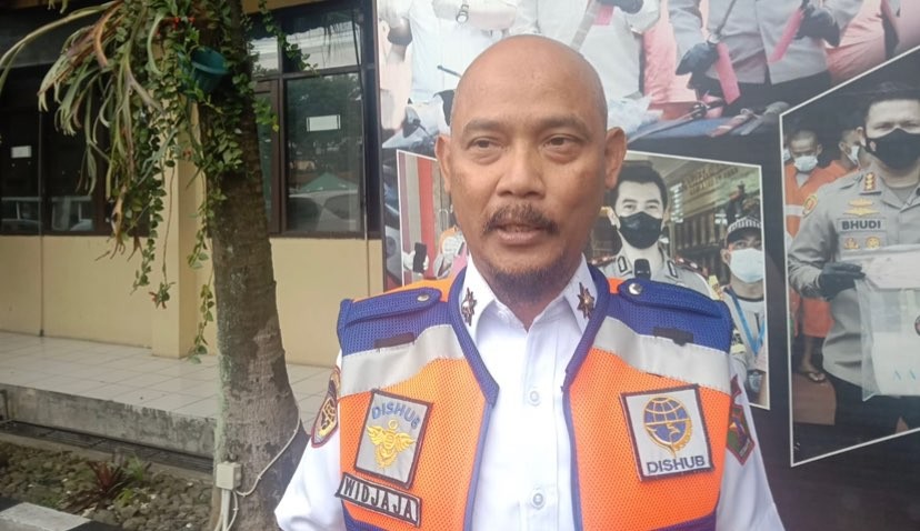 Kepala Dinas Perhubungan Kota Malang, Widjaja Saleh Putra saat berada di Mapolresta Malang Kota (Foto: Lalu Theo/Ngopibareng.id)