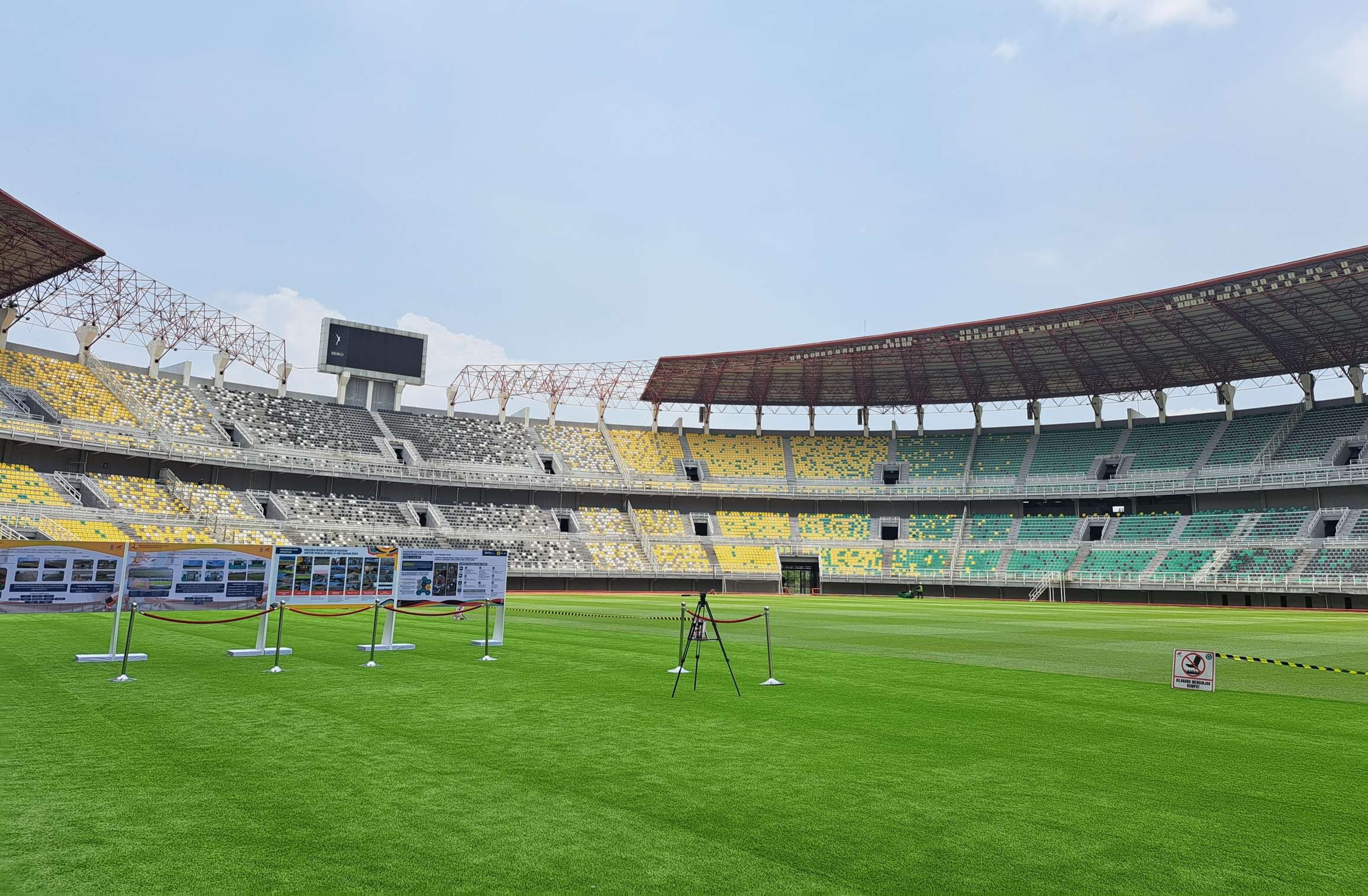 Stadion GBT yang akan dijadikan salah satu venue Piala Dunia U-20 Mei mendatang. (Foto: Pita Sari/Ngopibareng.id)