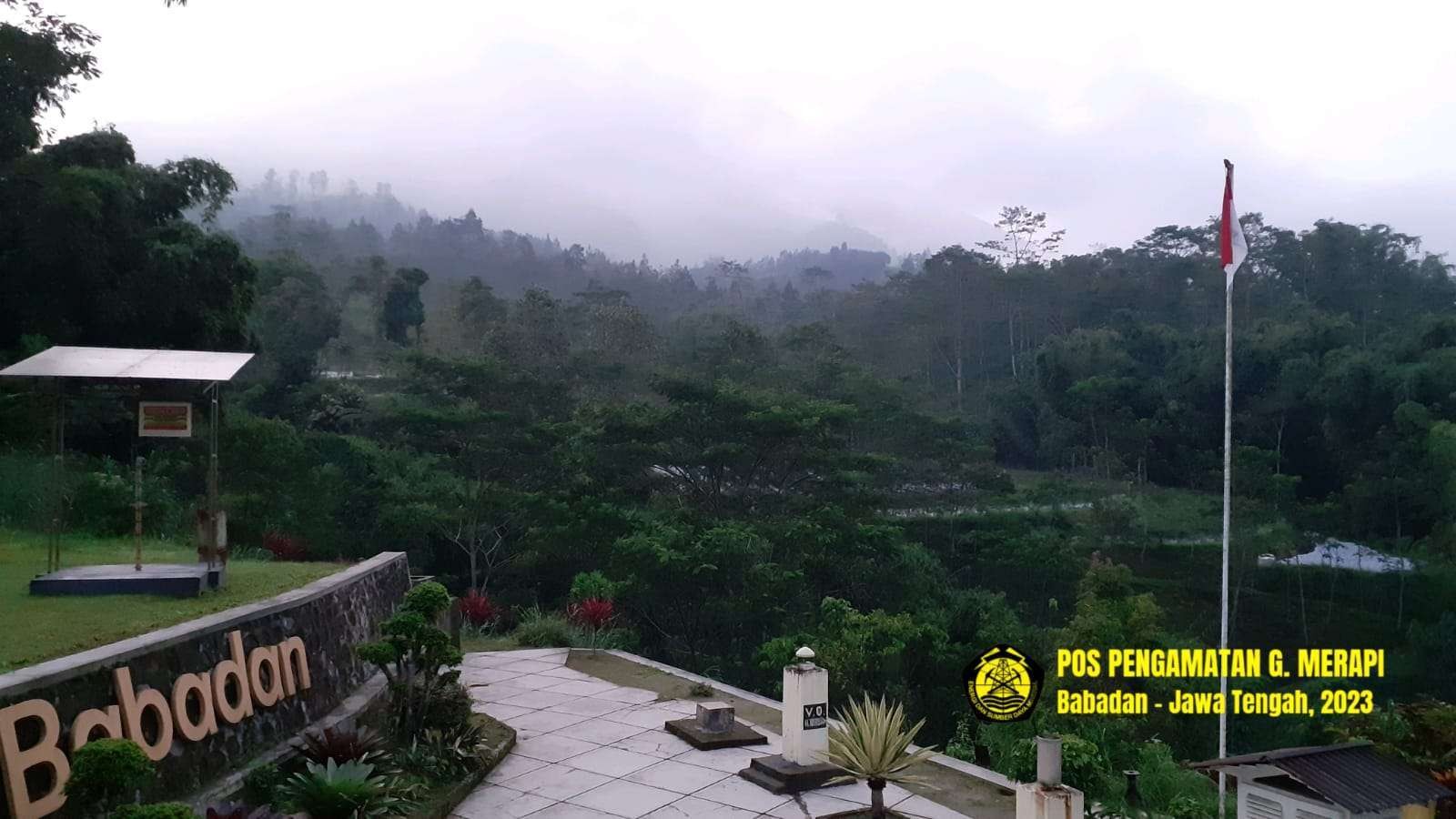 Gunung Merapi dilihat dari Pos Kecamatan Dukun, Kabupaten Magelang, Jawa Tengah. (Foto: dok. magma.esdm)