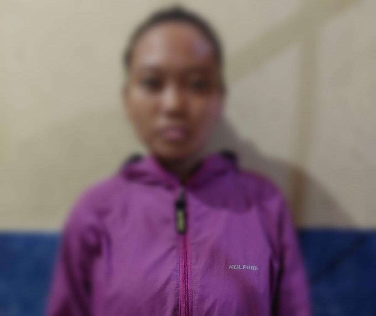 AR, perempuan, 22 tahun, pelaku pencurian kendaraan bermotor (curanmor) di Toko Keraton, Kota Probolinggo. (Foto: Humas Polresta)