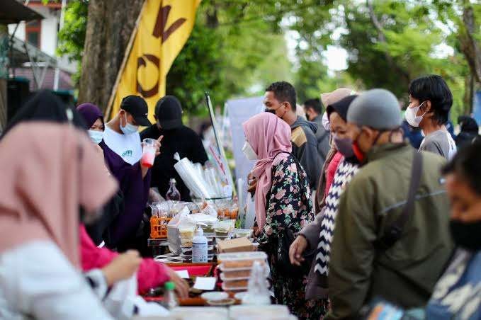 Pasar Tumpah Ramadan kembali digelar Pemkab Banyuwangi setelah dua tahun vakum pandemi COVID-19. (Foto: Dokumentasi Pemkab Banyuwangi)