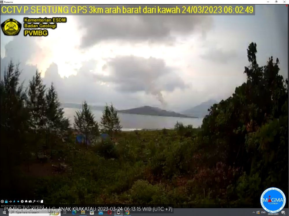 Anak Gunung Krakatau dari pengamatan CCTV, Jumat 24 Maret 2023. (Foto: magma.esdm)