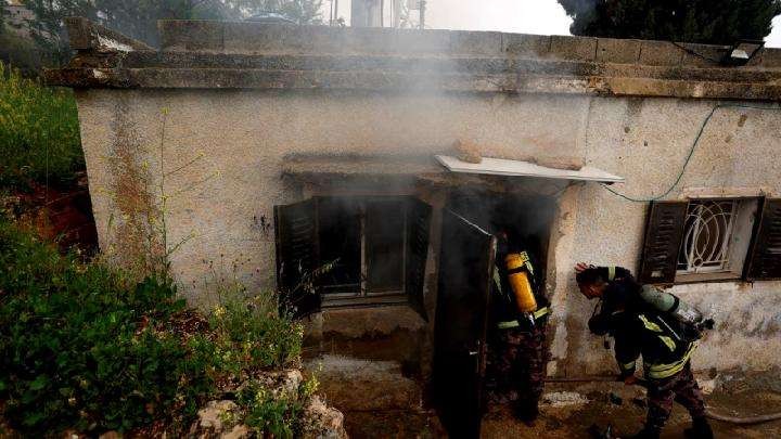Kebakaran di kawasan hunian warga Palestina yang diduga dibakar pemukim Yahudi di Tepi Barat. (Foto: afp)