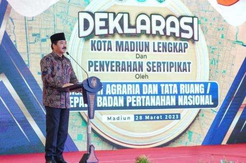 Menteri ATR/Kepala BPN Hadi Tjahjanto deklarasikan Madiun jadi kota lengkap, Selasa 28 Maret 2023. (Foto: Kementerian ATR/BPN)