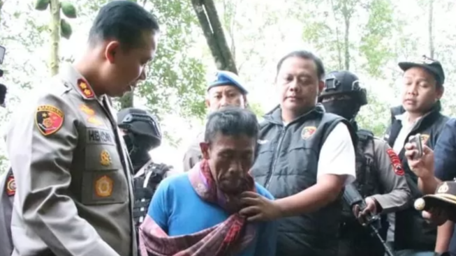 Slamet Tohari, dukun pengganda uang di Banjarnegara, bunuh 12 orang lalu dikubur sendiri. (Foto: Dokumentasi Polres Banjarnegara)