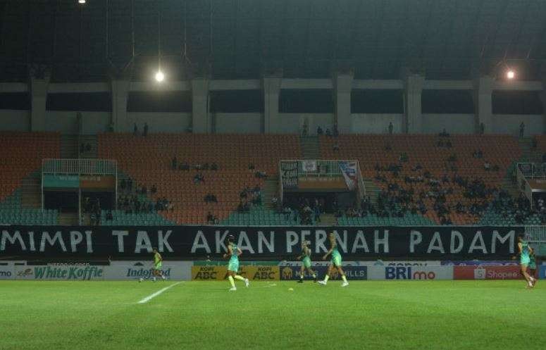Kerusuhan Bobotoh vs Pasopati di Liga 1 Persib Bandung vs Persis Solo di Stadion Pakansari Bogor, Selasa 4 April 2023. (Foto: persib.co.id)