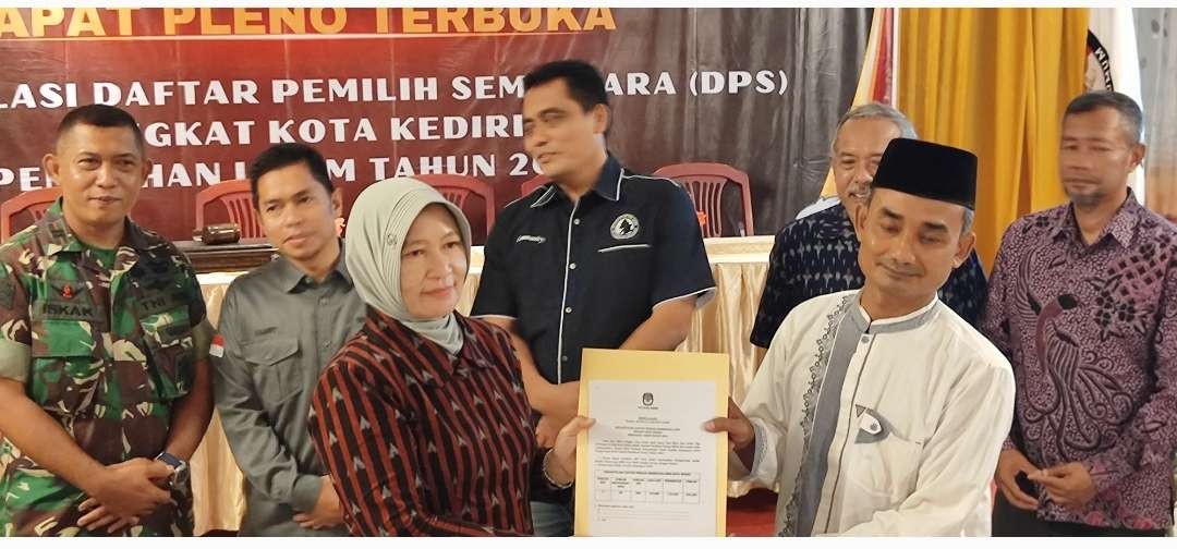 Gelar Pleno Terbuka, KPU Kota Kediri Inventaris DPS Lokasi Khusus (Foto: Fendi Lesmana/Ngopibareng.id)