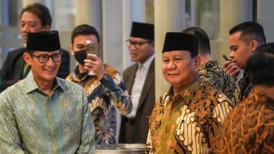 Menparekraf Sandiaga Uno dan Menhan Prabowo Subianto bertemu khusus. Kabarnya membicarakan status Sandi Uno di Partai Gerindra. (Foto: Instagram @sandiuno)