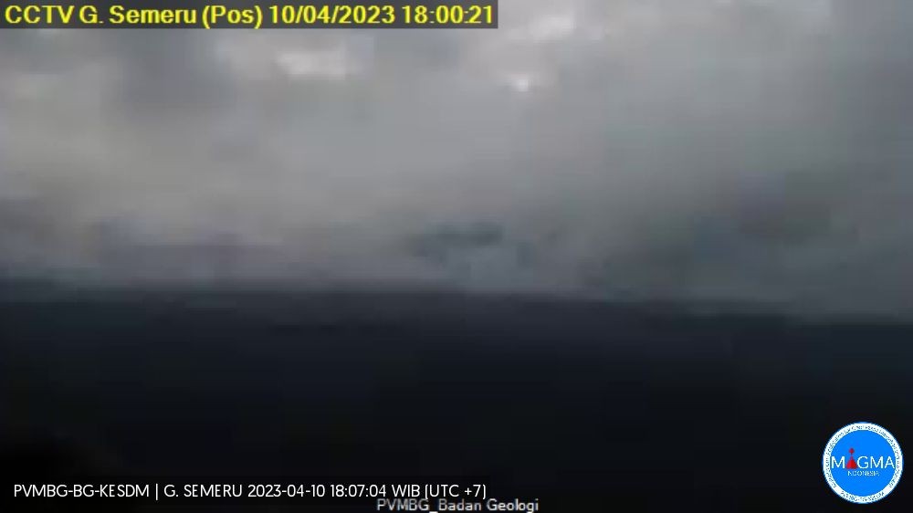 Gunung api Semeru tertutup Kabut 0-II hingga tertutup Kabut 0-III. Asap kawah tidak teramati. Cuaca berawan hingga mendung, angin lemah ke arah timur laut, Senin 10 APril 2023. (Foto: dok. magma.esdm).