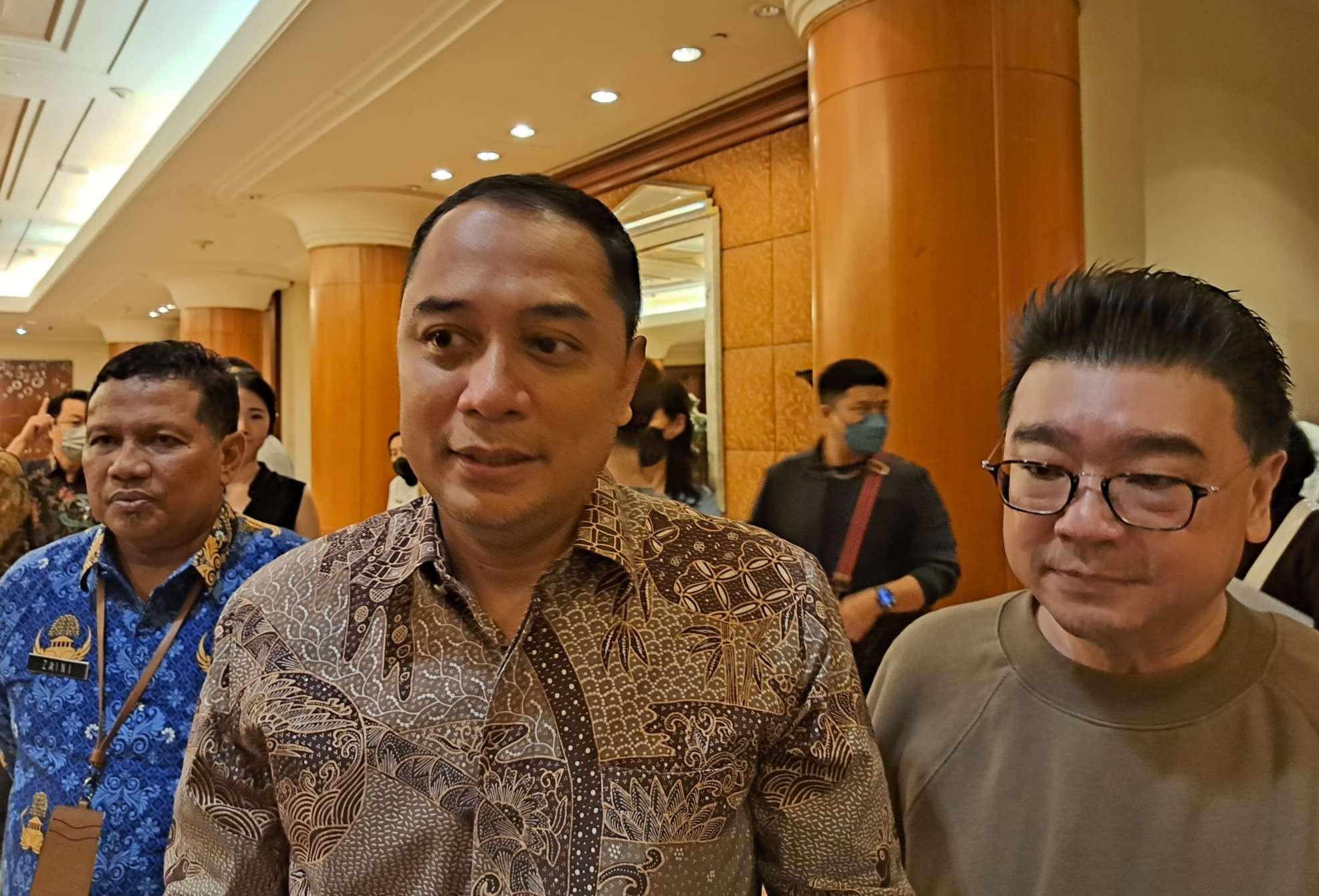 Walikota Surabaya, Eri Cahyadi saat ditemui awak media di Hotel Sheraton Surabaya. (Foto: Pita Sari/Ngopibareng.id)