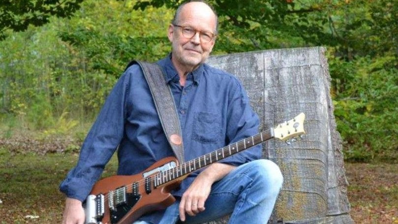 Musisi Lasse Wellander, mantan gitaris ABBA, meninggal dunia usai berjuang melawan kanker. (Foto: Facebook)