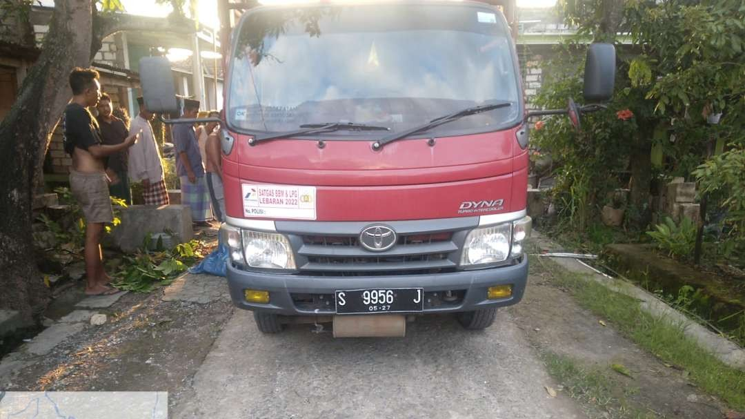 Kondisi truk yang setelah melindas bocah Tikung. (Foto: Istimewa)