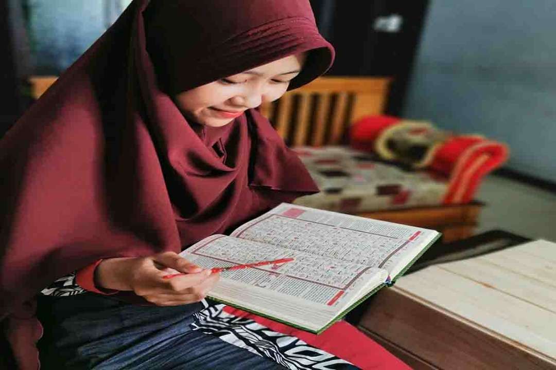Al-Quran dibaca terus dan semakin intens pada bulan Ramadan. (Foto: dok/ngopibareng.id)