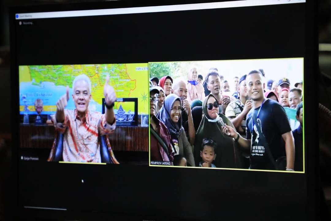 Gubernur Jawa Tengah Ganjar Pranowo saat melepas ratusan pemudik gratis Pemprov Jateng secara daring. (Foto: Dok)