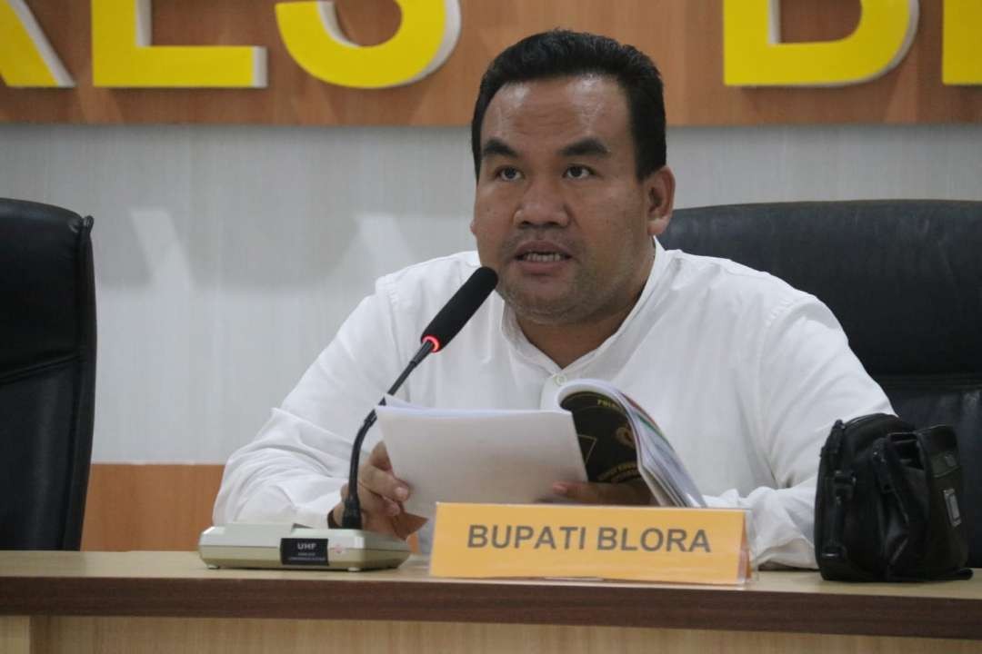 Bupati Blora, Arief Rohman dalam rapat koordinasi jelang arus mudik 2023 (Humas Pemkab Blora)