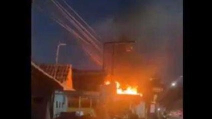 Kantor Pos Satlantas Polres Pinrang, Sulawesi Selatan dibakar pakai bom molotov. (Foto: Tangkapan layar)