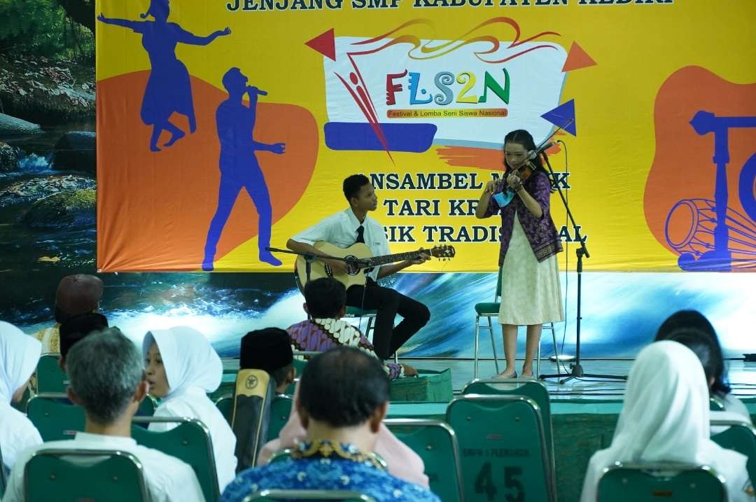 Dinas Pendidikan Kabupaten Kediri menggelar Festival Seni Siswa Nasional (FLS2N) 2023 tingkat SMP. (Foto: Kominfo Kabupaten Kediri)