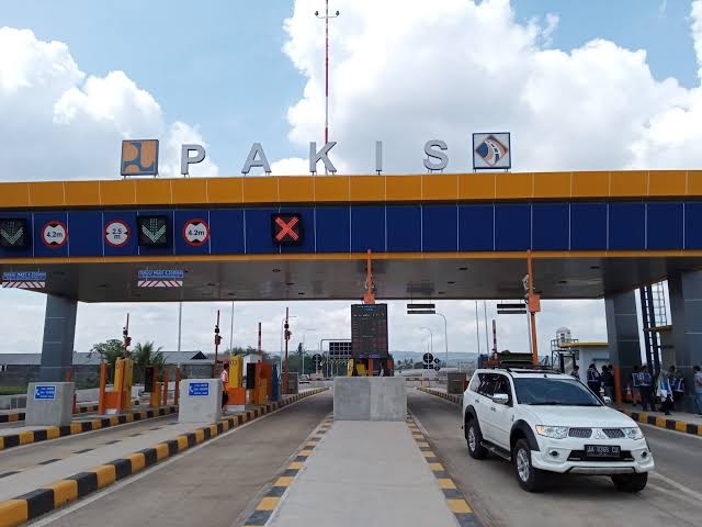 Gerbang Exit Tol Pakis di Kabupaten Malang, Jawa Timur. (Foto: Lalu Theo/Ngopibareng.id)