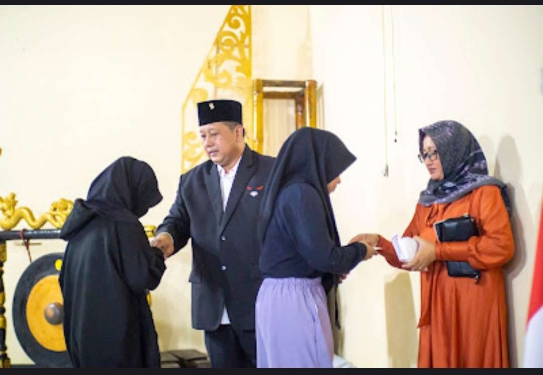 Santuni Dan Beri Motivasi, Ketua DPRD  Kabupaten Kediri  Dodi Purwanto Ajak Anak Yatim Piatu Bukber (Foto Istimewa)