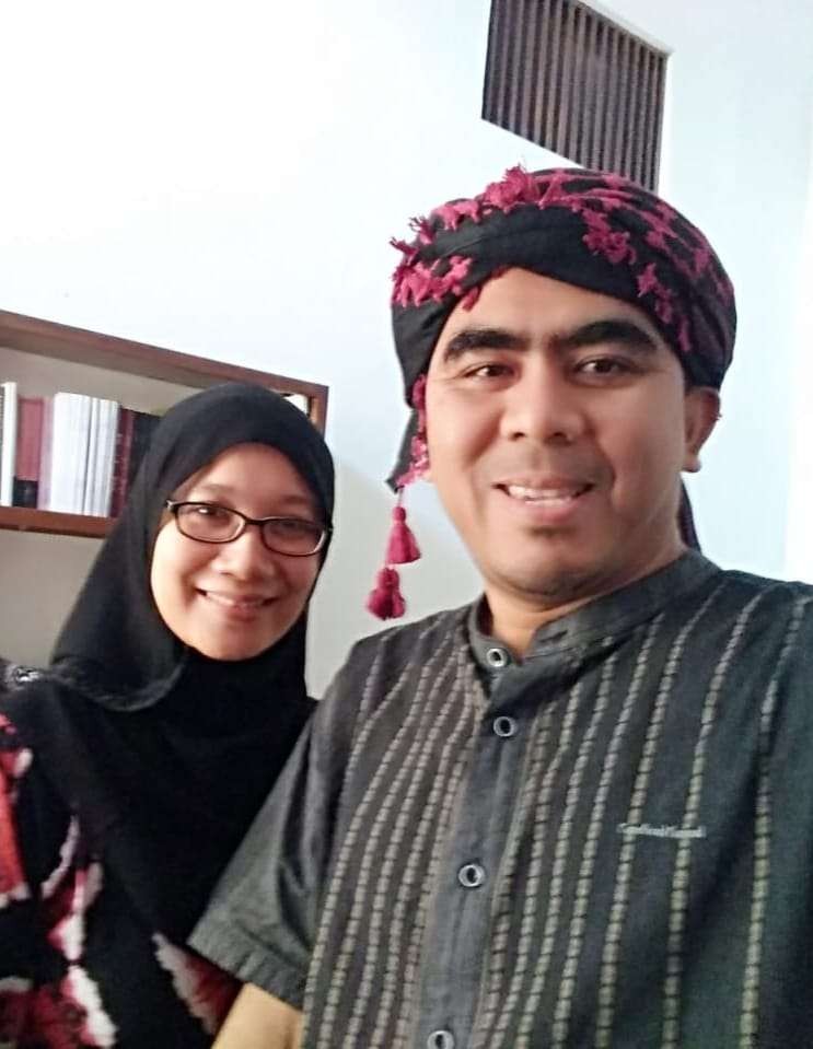 KH DR Abdul Ghofur Maimoen (bersama isteri), Pengasuh Pondok Pesantren Al-Anwar, Sarang Rembang, Jawa Tengah. (Foto: dok/ngopibareng.id)