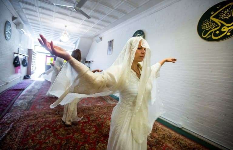 Tarian sufi modern dijalankan penganut kerohanian di Amerika.(Ilustrasi)