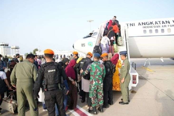 Menteri Luar Negeri Retno Marsudi menyampaikan bahwa sebanyak 385 warga negara Indonesia (WNI) yang dievakuasi dari Sudan sudah tiba di Indonesia. (Foto: Ant)