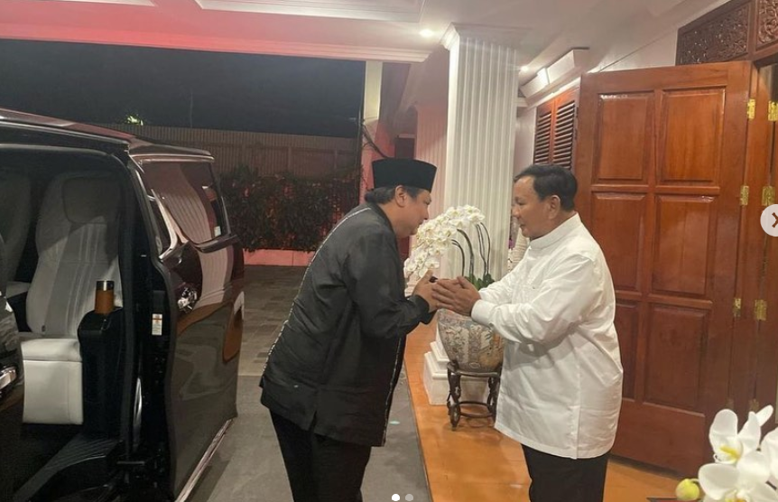Setelah menolak dijagokan jadi calon wakil presiden Ganjar Pranowo, Menteri Agama Yaqut Cholil Qoumas menjodohkan pasangan Prabowo  - Airlangga. (Foto: Instagram @Gusyaqut)