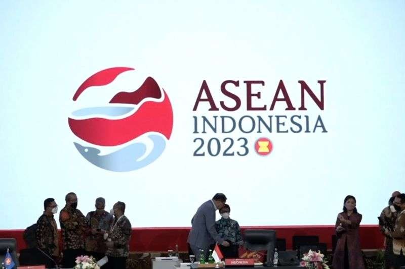 Presiden Joko Widodo (Jokowi) akan memimpin tujuh dari delapan pertemuan selama KTT ke-42 Perhimpunan Bangsa-Bangsa Asia Tenggara (ASEAN). (Foto: Kemkominfo)