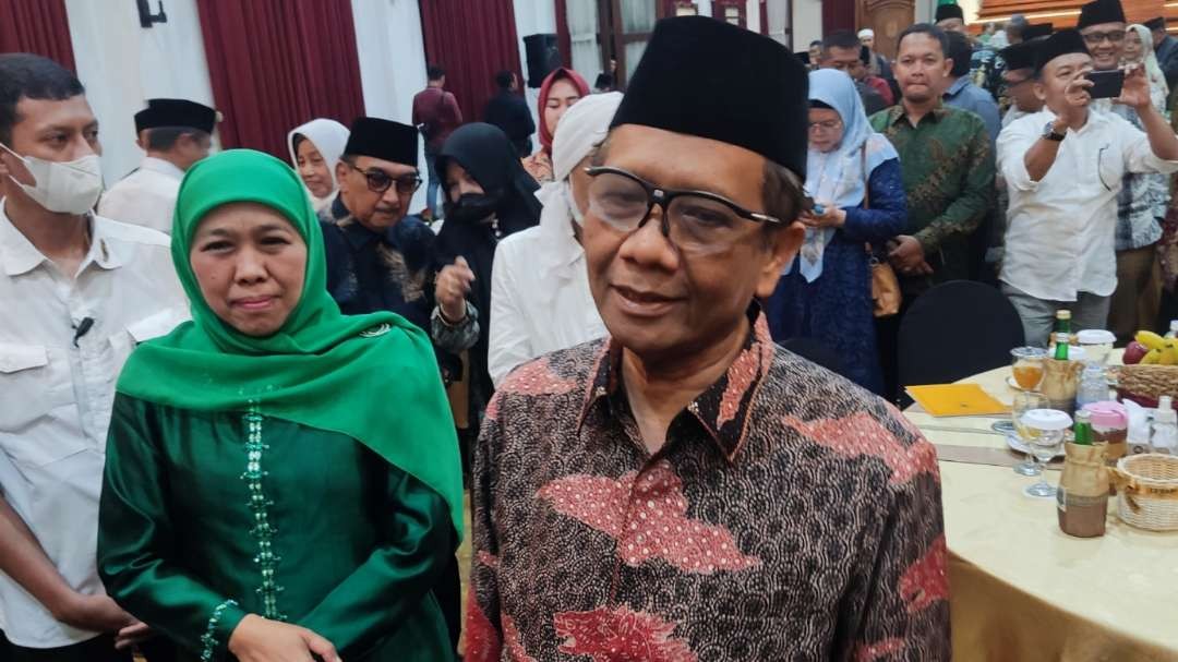 Menkopolhukam RI, Mahfud MD, usai halal bihalal di Gedung Negara Grahadi, Surabaya, Sabtu 29 April 2023 malam. (Foto: Fariz Yarbo/Ngopibareng.id)