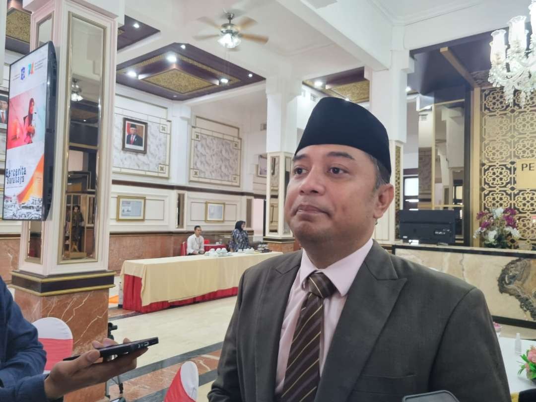 Walikota Surabaya, Eri Cahyadi saat ditemui di Balai Kota usai memimpin upacara. (Foto: Pita Sari/Ngopibareng.id)