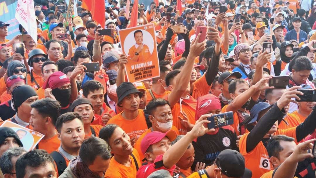 Ilustrasi buruh saat mengikuti aksi May Day di Surabaya, Senin 1 Mei 2023. (Foto: Fariz Yarbo/Ngopibareng.id)