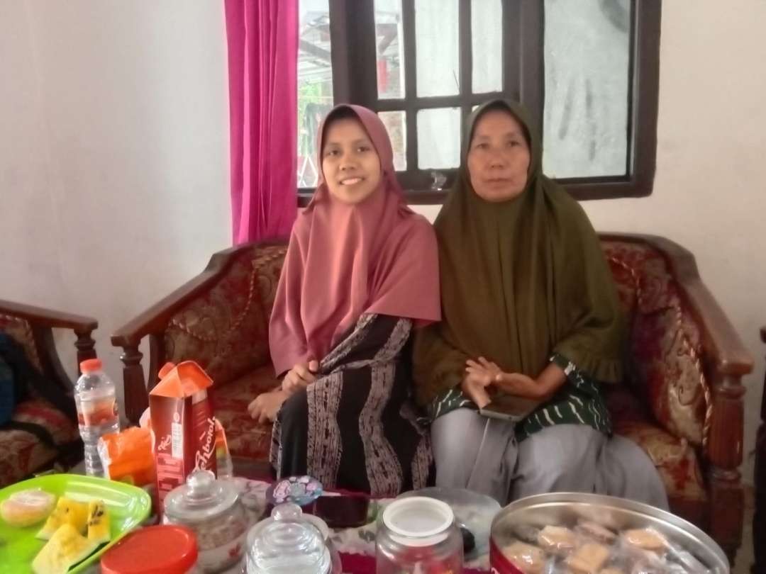 Resta Dhuhratun Nisak bersama ibunya, Siti Nasukhah. (Foto: Istimewa)