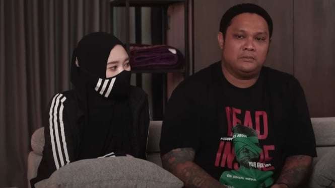 Virgoun daftarkan talak cerai terhadap sang istri, Inara Rusli, ke Pengadilan Agama Jakarta Barat, Kamis 4 Mei 2023. (Foto: YouTube)