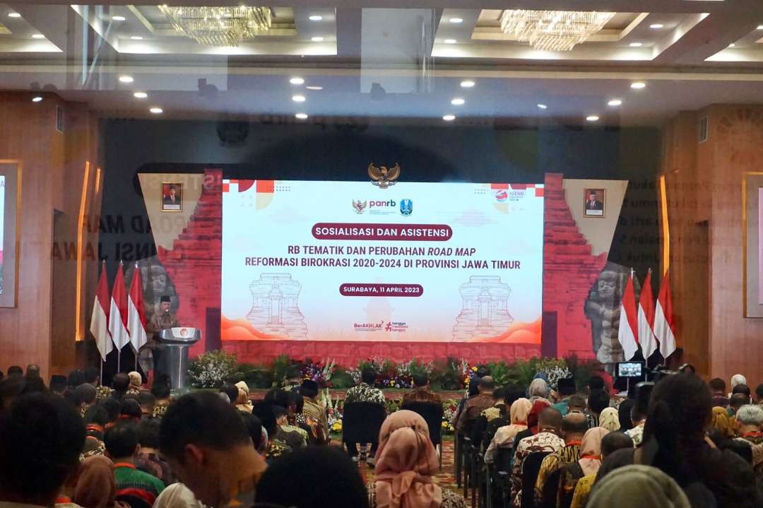Wakil Walikota Pasuruan Adi Wibowo, (Mas Adi) menghadiri Sosialisasi dan Asistensi Reformasi Birokrasi Tematik dan perubahan road map Reformasi Birokrasi bersama Kepala Daerah Kota Kabupaten se Provinsi Jawa Timur .