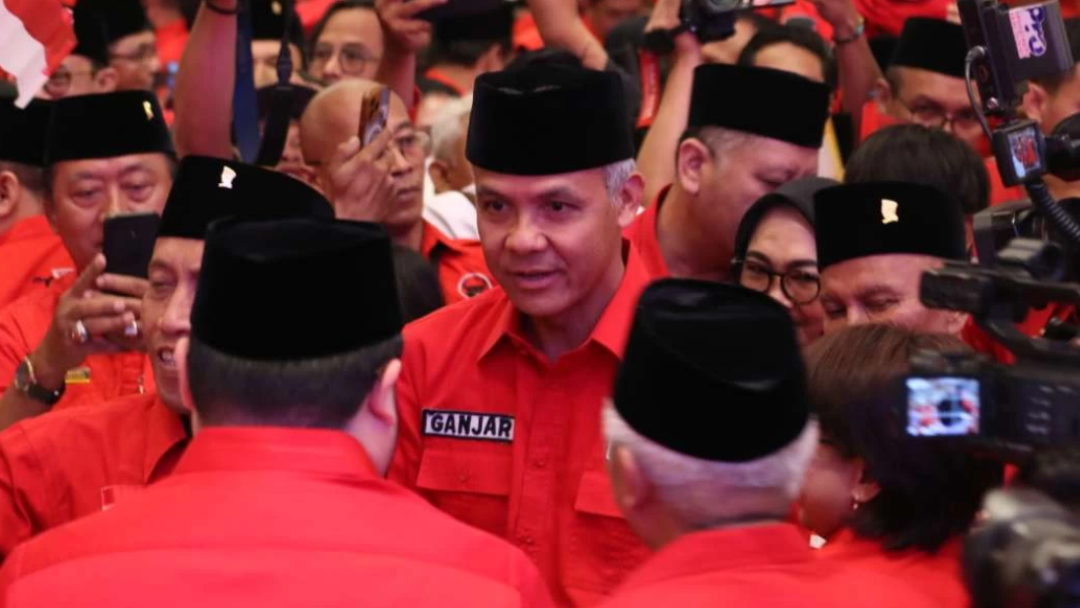 Ganjar Pranowo menemui kader Partai Demokrasi Indonesia Perjuangan (PDIP) wilayah Jawa Timur, Sabtu 6 Mei 2023. (Foto: Fariz Yarbo/Ngopibareng.id)