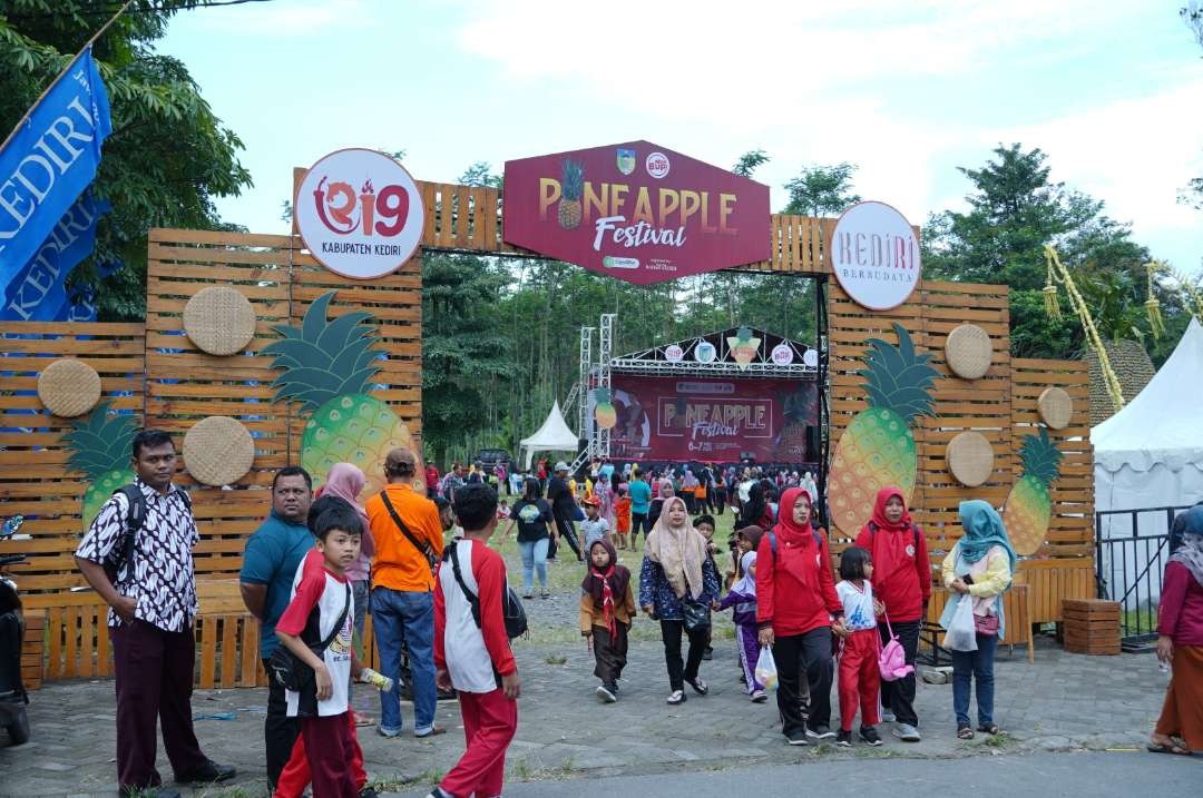 Pineapple Festival 2023 resmi dibuka. Event tahunan yang sempat vakum selama pandemi ini dilaksanakan di Rest Area Gunung Kelud. (Foto: Istimewa)