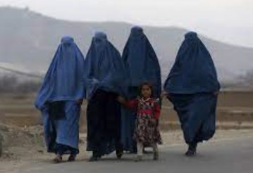 Kantor PBB di Afghanistan memperpanjang kebijakan merumahkan staf lokal, pasca Afghanistan melarang perempuan bekerja. (Ilustrasi: Open Democracy)