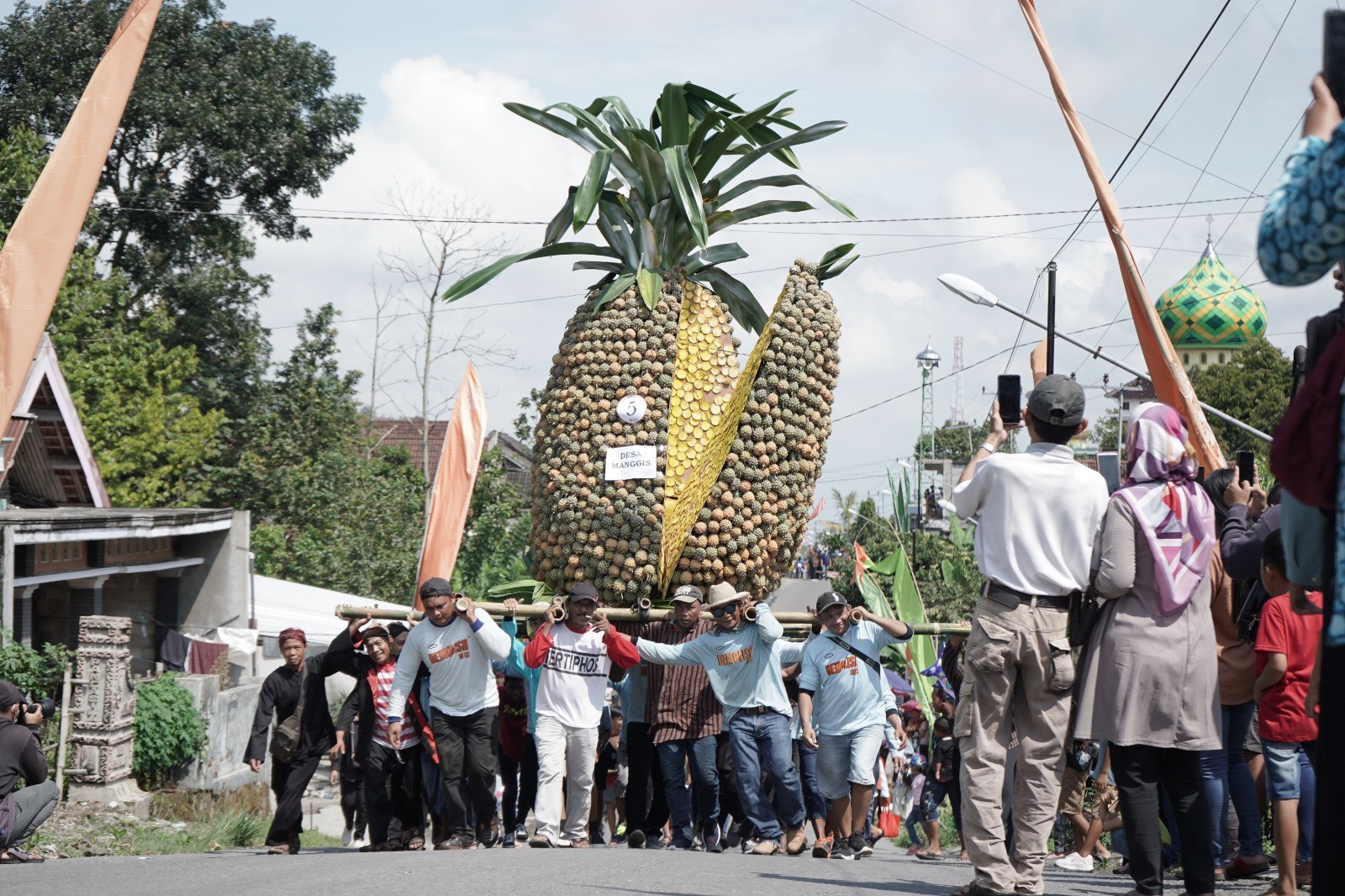 Pineaplle Festival, Ikhtiar Bupati Kediri Hanindhito Himawan Pramana Optimalkan Potensi Nanas Kelud (Foto: Istimewa)